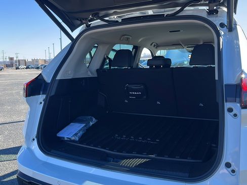 New 2026 Nissan Rogue SV image 30