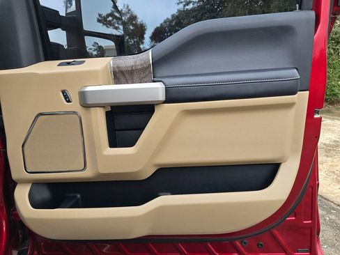 Used 2017 Ford F250 Lariat w/ Chrome Package image 57