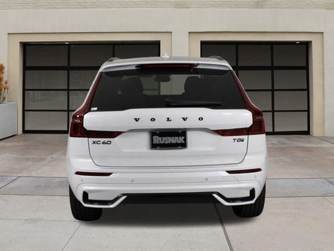 New 2026 Volvo XC60 T8 Ultra w/ Climate Package PRO image 4