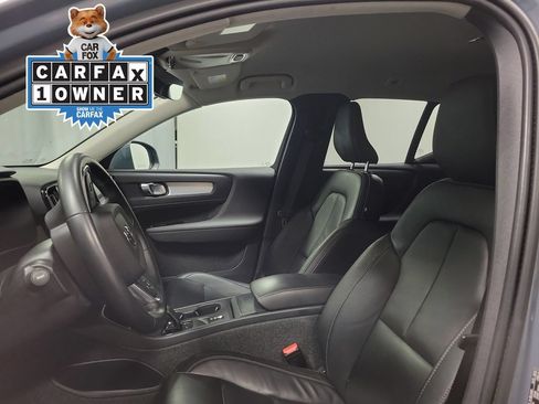 Used 2022 Volvo XC40 T4 Momentum FWD image 15