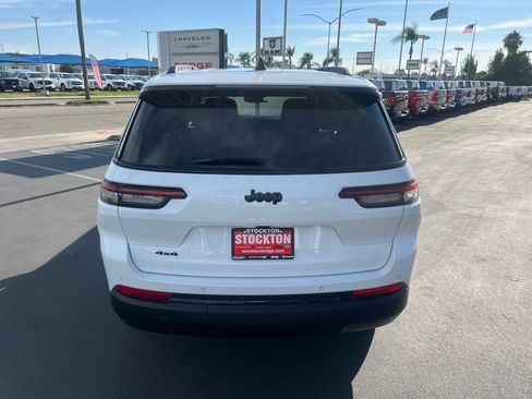 Used 2023 Jeep Grand Cherokee L Laredo AWD/4WD image 20