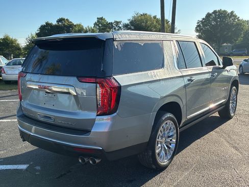 Used 2024 GMC Yukon XL Denali w/ Denali Reserve Package AWD/4WD image 7