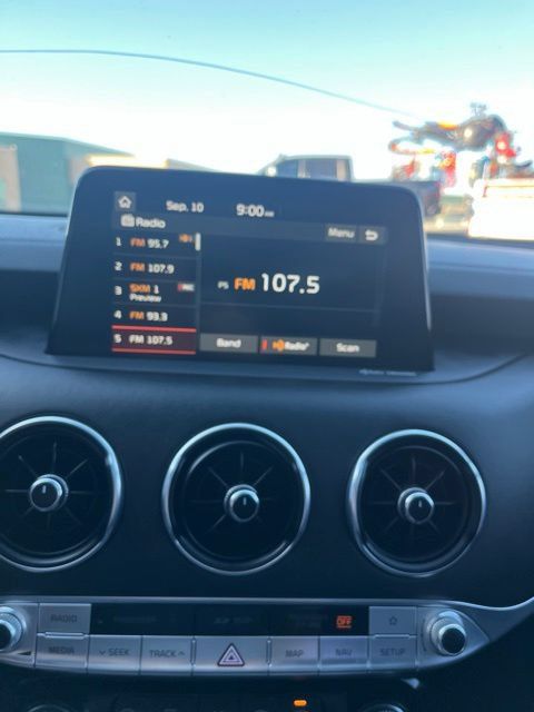 Used 2018 Kia Stinger GT2 AWD/4WD image 40