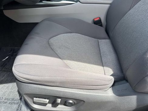 Used 2022 Toyota Camry LE FWD image 27