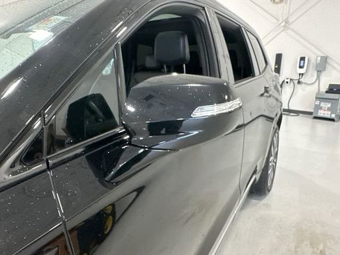 Used 2024 Cadillac XT6 Sport AWD/4WD image 7