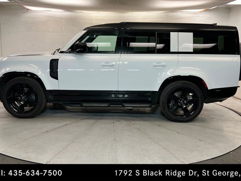 Used 2025 Land Rover Defender 130 X-Dynamic SE AWD/4WD image 2