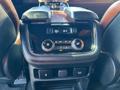 Used 2021 Lincoln Navigator L Reserve w/ Luxury Package image 21