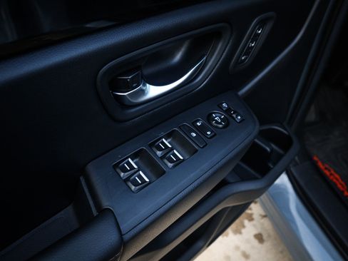 Used 2024 Honda Pilot TrailSport image 15