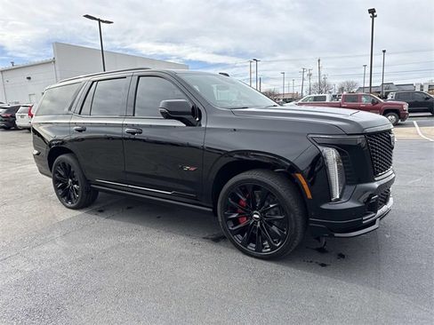 Used 2025 Cadillac Escalade V w/ LPO, ONYX Package image 7