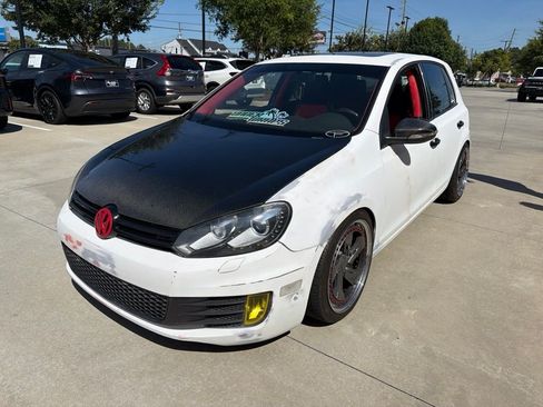 Used 2012 Volkswagen Golf 4-Door FWD image 2