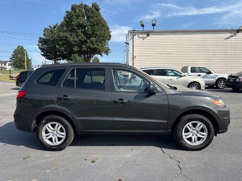 Used 2010 Hyundai Santa Fe GLS FWD image 5