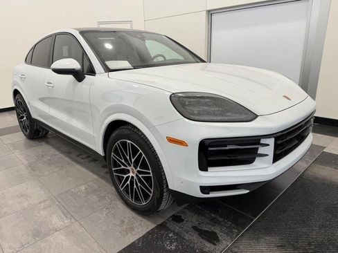 Certified 2025 Porsche Cayenne Coupe image 10