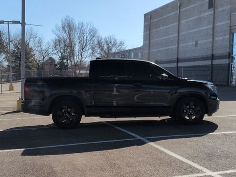 Used 2017 Honda Ridgeline Black Edition image 4