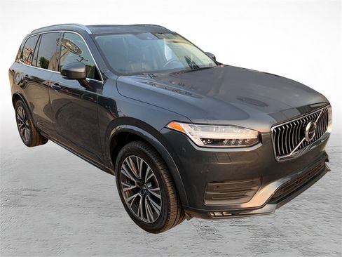 Used 2022 Volvo XC90 T5 Momentum w/ Climate Package AWD/4WD image 8