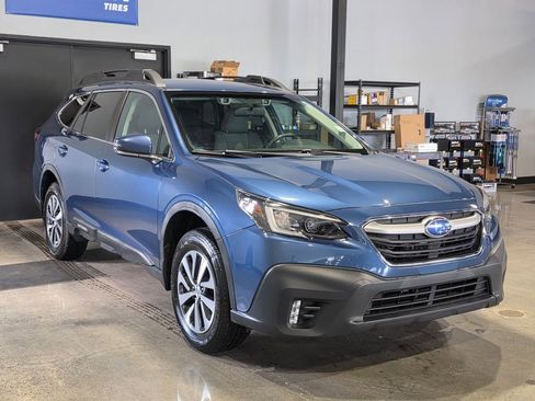 Used 2020 Subaru Outback Premium AWD/4WD image 3