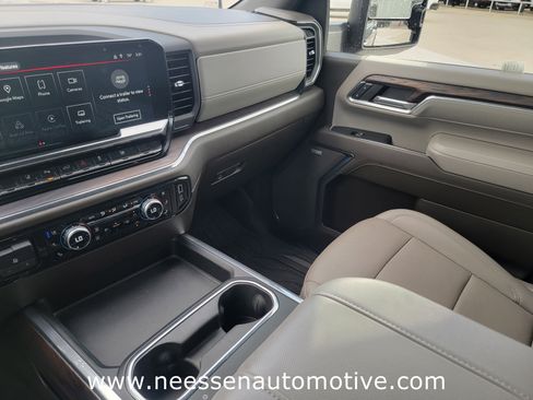 Used 2024 GMC Sierra 2500 SLT w/ Texas SLT Premium Package image 26
