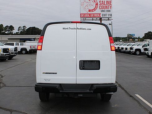 Used 2025 Chevrolet Express 3500 Extended w/ Driver Convenience Package RWD image 15