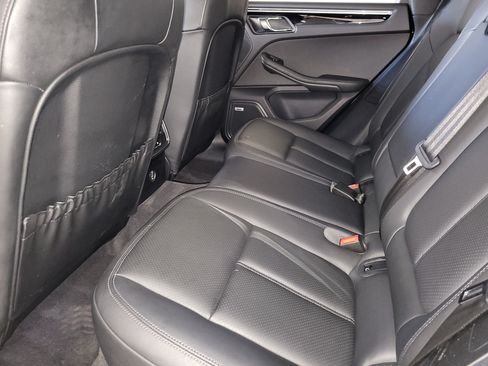 Certified 2019 Porsche Macan S AWD/4WD image 21