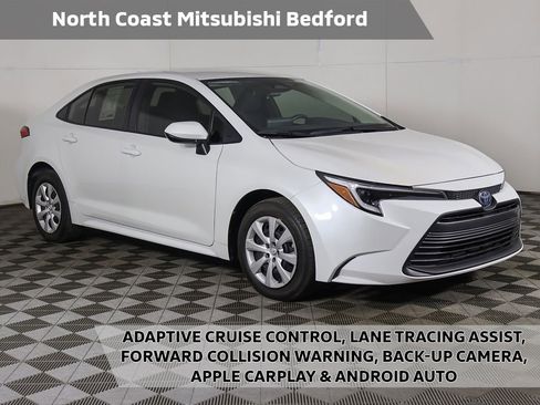 Used 2024 Toyota Corolla LE FWD image 1