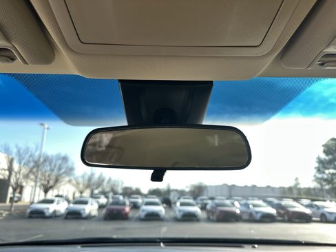 Used 2017 Toyota Avalon XLE image 27