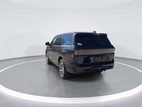 New 2025 Lincoln Navigator Reserve image 7