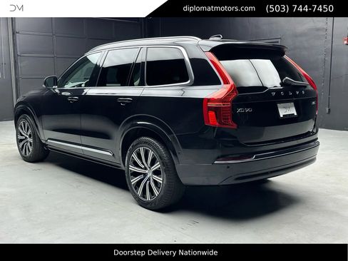 Used 2023 Volvo XC90 B6 Plus image 5