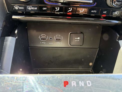 Used 2023 Jeep Grand Cherokee Laredo AWD/4WD image 28