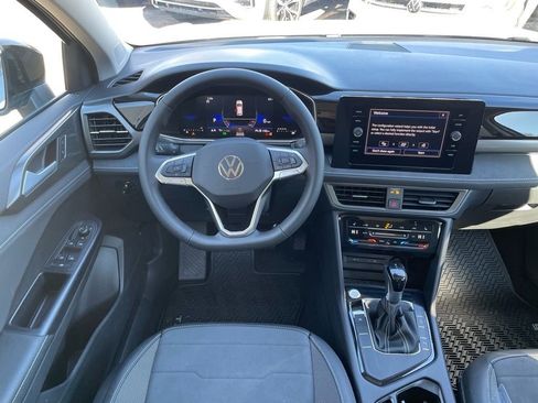 New 2026 Volkswagen Taos SE FWD image 5