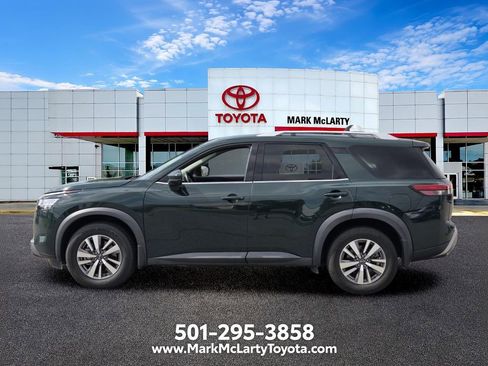 Used 2022 Nissan Pathfinder SL w/ Lighting Package (N92) FWD image 2