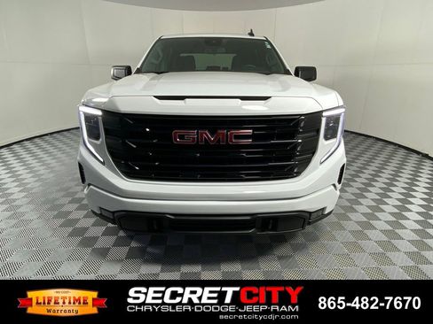 Used 2023 GMC Sierra 1500 Elevation AWD/4WD image 2