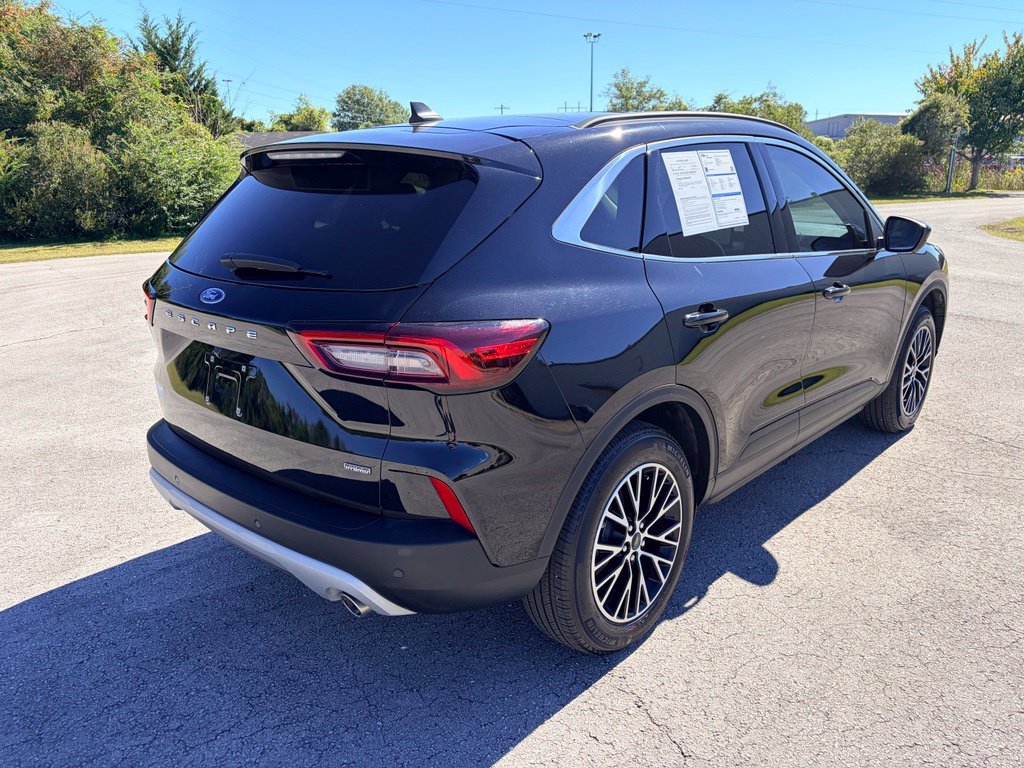 Certified 2025 Ford Escape SE w/ PHEV Premium Package FWD image 3