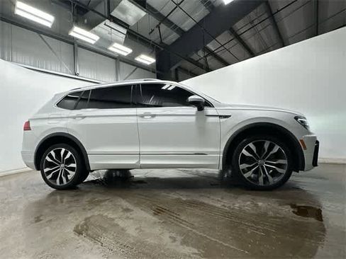 Certified 2020 Volkswagen Tiguan SEL Premium R-Line image 3