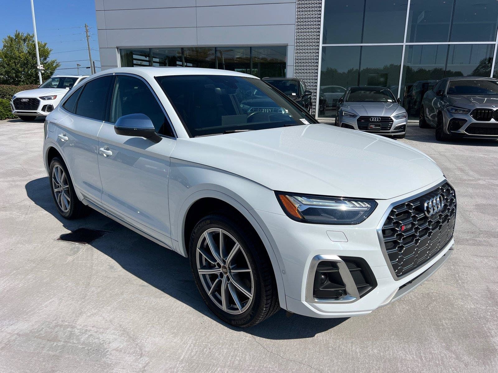 Used 2023 Audi SQ5 Prestige w/ Prestige Package AWD/4WD image 3