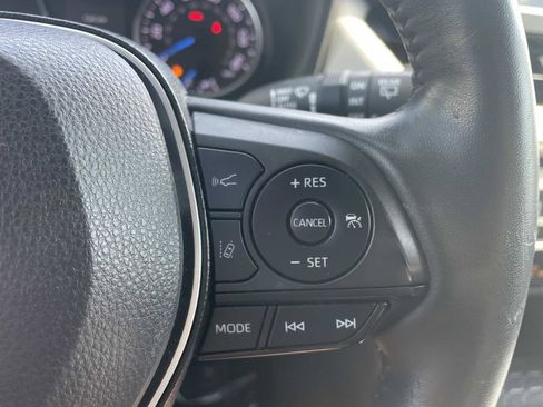 Used 2022 Toyota RAV4 XLE w/ XLE Grade Weather Package AWD/4WD image 28