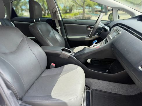 Used 2015 Toyota Prius Two FWD image 18