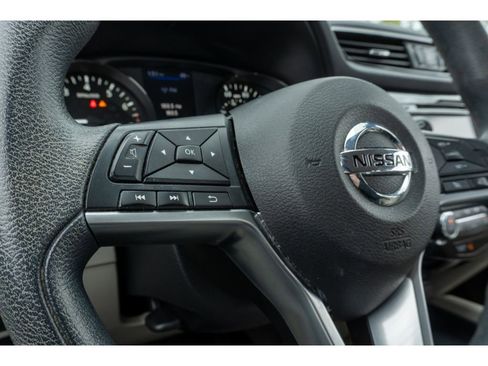 Used 2020 Nissan Rogue Sport SV image 25