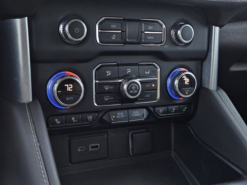 Used 2021 GMC Yukon SLT w/ SLT Premium Package image 25