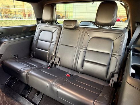 Used 2023 Lincoln Navigator Reserve image 11