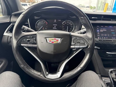 Used 2020 Cadillac XT6 Premium Luxury AWD/4WD image 24