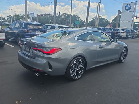 Used 2025 BMW 430i Coupe w/ Convenience Package image 3