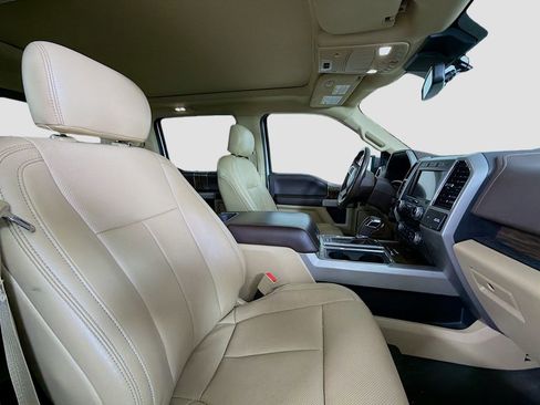 Used 2018 Ford F150 Lariat w/ Equipment Group 502A Luxury image 31