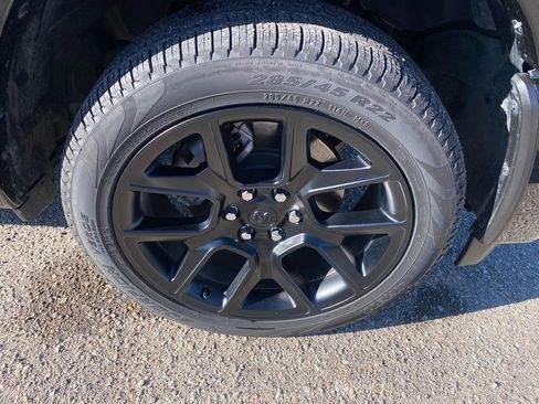 Used 2025 RAM 1500 Laramie w/ Night Edition image 32