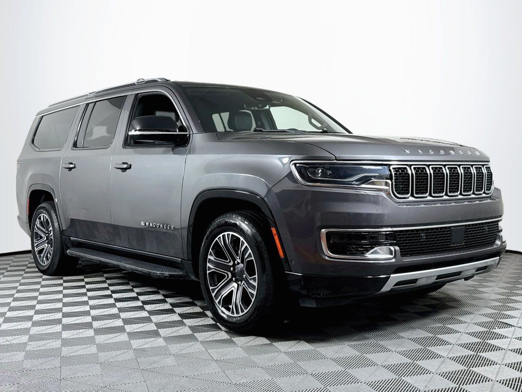 Used 2024 Jeep Wagoneer L Series II w/ Flexible Seating Group AWD/4WD image 1
