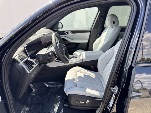 New 2026 BMW X5 xDrive40i w/ M Sport Package image 14