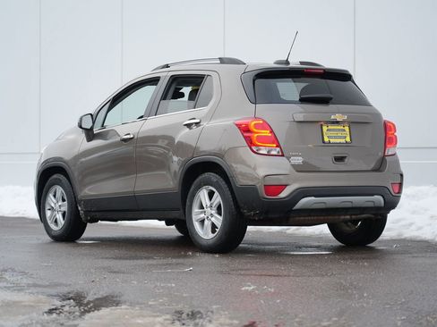 Used 2020 Chevrolet Trax LT w/ LT Convenience Package image 5
