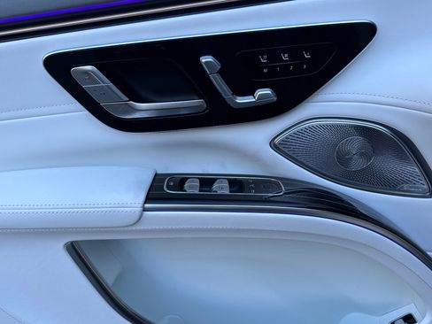 New 2025 Mercedes-Benz Maybach EQS 680 4MATIC image 12