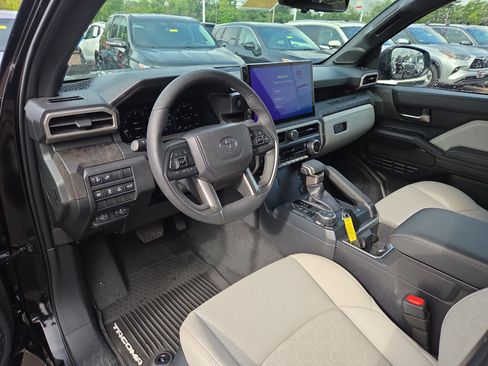 Certified 2025 Toyota Tacoma Limited AWD/4WD image 15