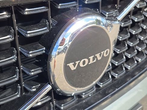 New 2026 Volvo XC40 B5 Core w/ Climate Package image 11