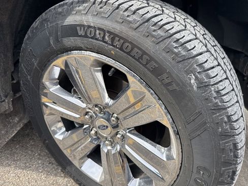 Used 2019 Ford F150 Lariat w/ Equipment Group 502A Luxury image 2