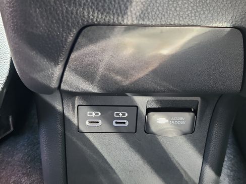 New 2026 Toyota Prius Plug-In Hybrid FWD image 11